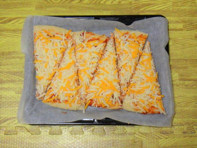 コストコ丸型ピザのおすすめ切り方 焼き方と保存方法もチェック コストコガイド