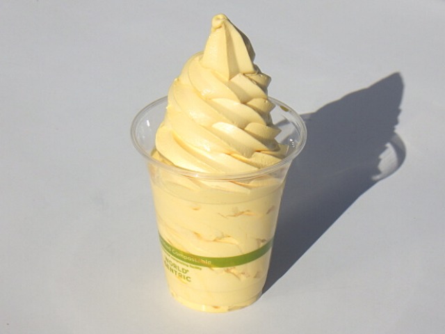 コストコ 新商品 みかんソフトクリームを食べてみた コストコガイド