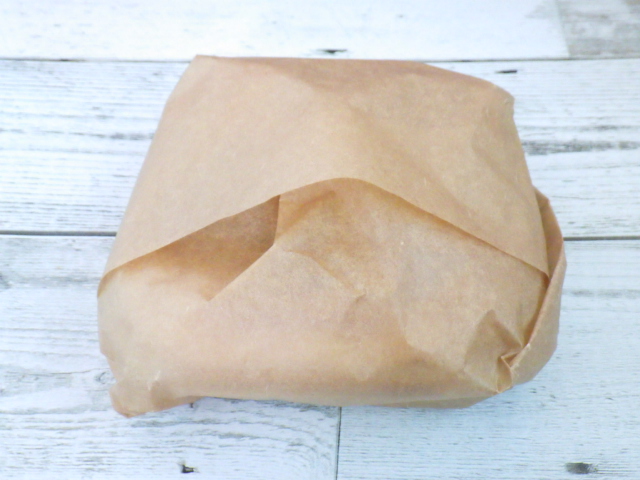 コストコのフードコート商品オージービーフパイの包み紙