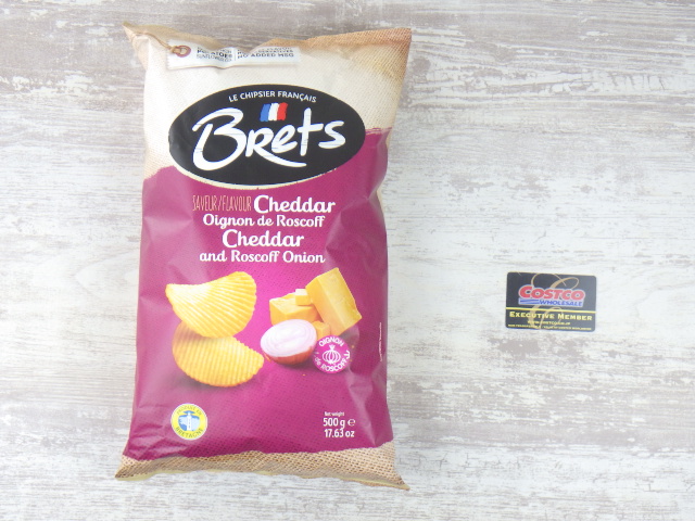 コストコのブレッツ チェダーチーズ＆オニオンポテトチップスの1袋サイズ