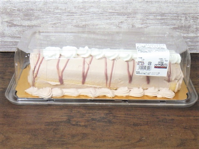 コストコのルビーチョコロールケーキのパッケージ